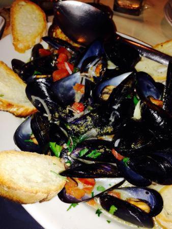 Hotel Ristorante Cordial คอมิโซ ภายนอก รูปภาพ